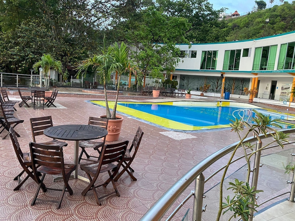 Hotel La Cascada Cristalina - Image 1