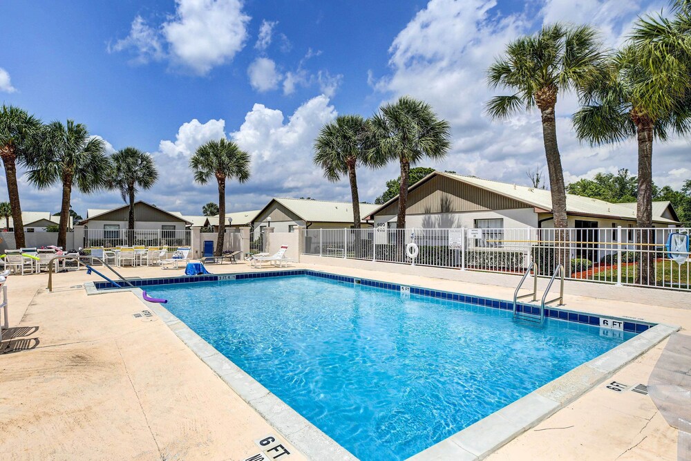 Screened Patio & Grill at Sebring Resort Community view 4