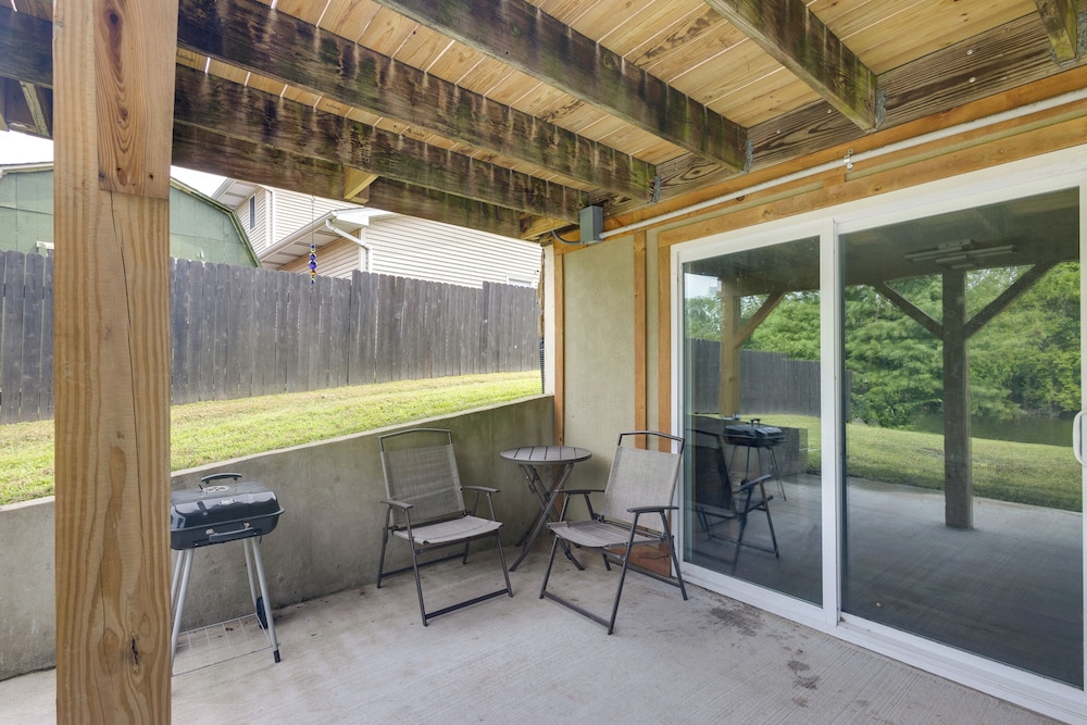 Lakefront Family Home 13 Mi From Gateway Arch!