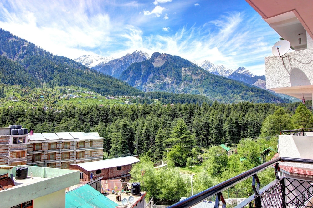 Hotel Monarch Residency Manali
