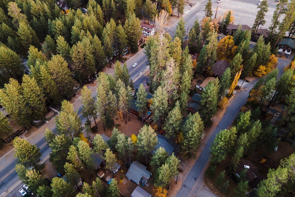 Jackhorn by Avantstay Close to Big Bear Marina and Village Hot Tub, Foosball view 5