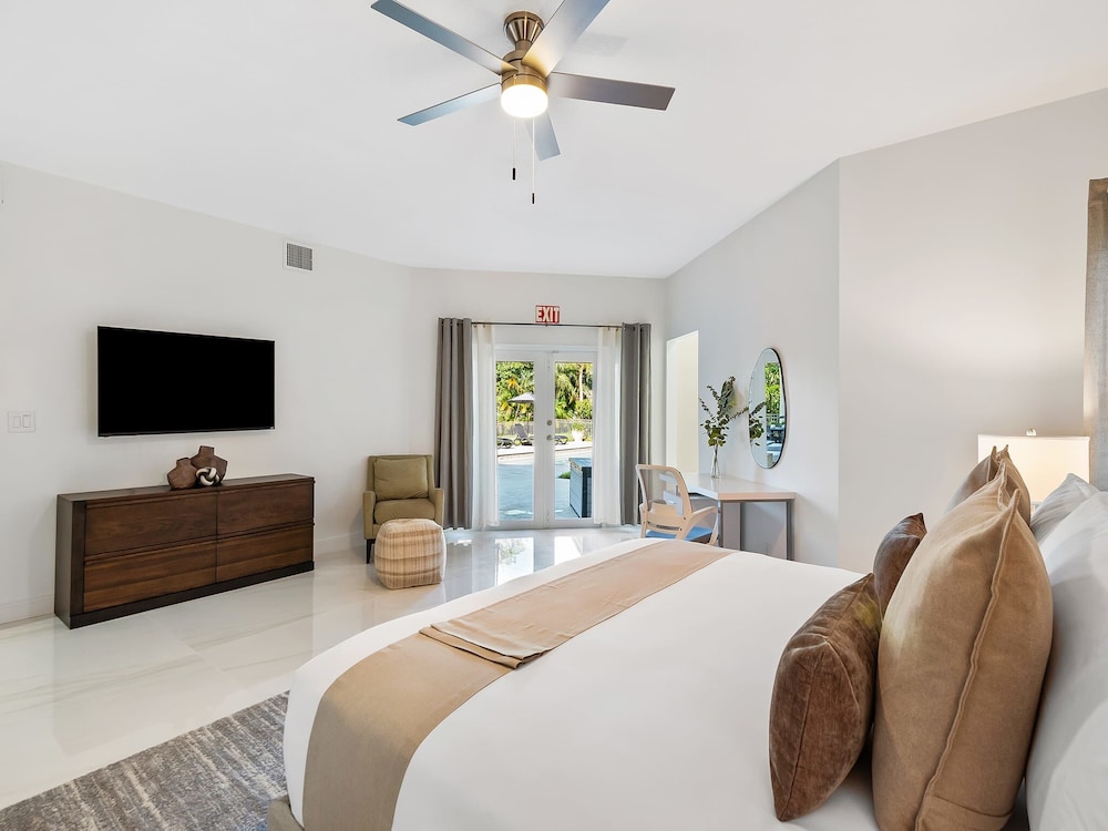 Luxurious 6-Bedroom Villa with Pool & Games