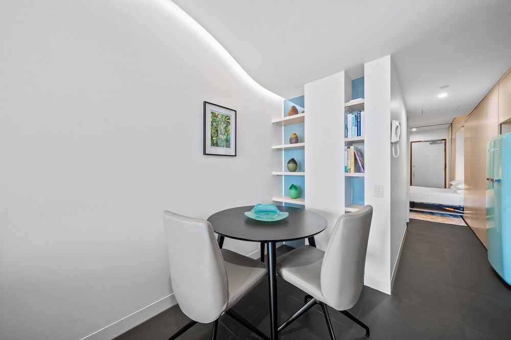 Stylish Studio in Acton With Stunning Water Views