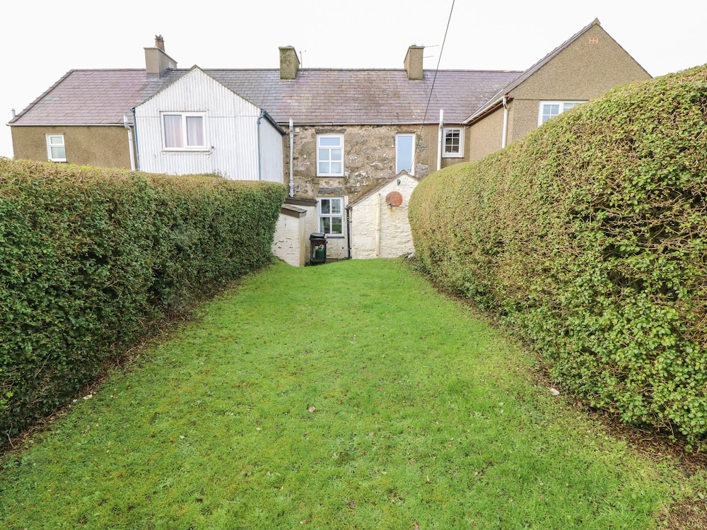 2 Sea View Cottage