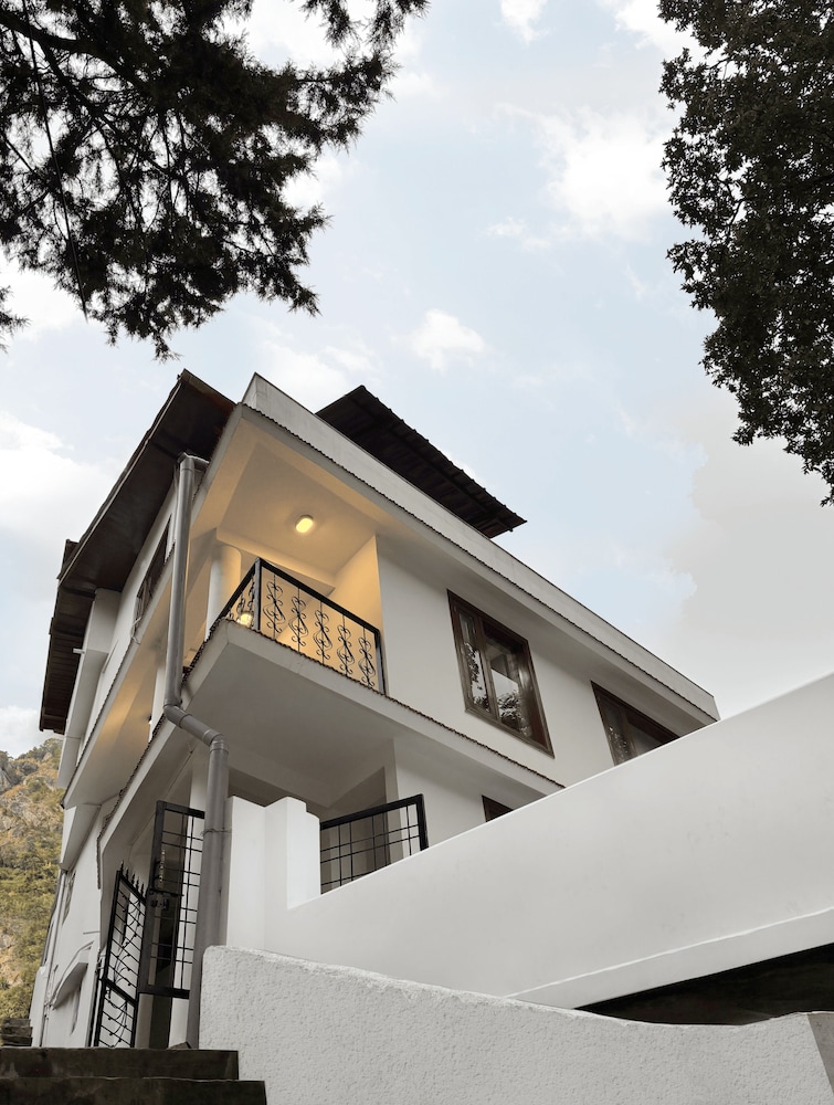 jüSTa Lake View Residences, Nainital