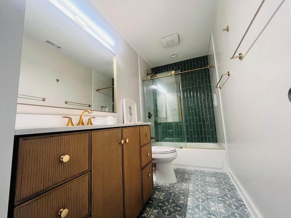 Rodney Avenue 107d
