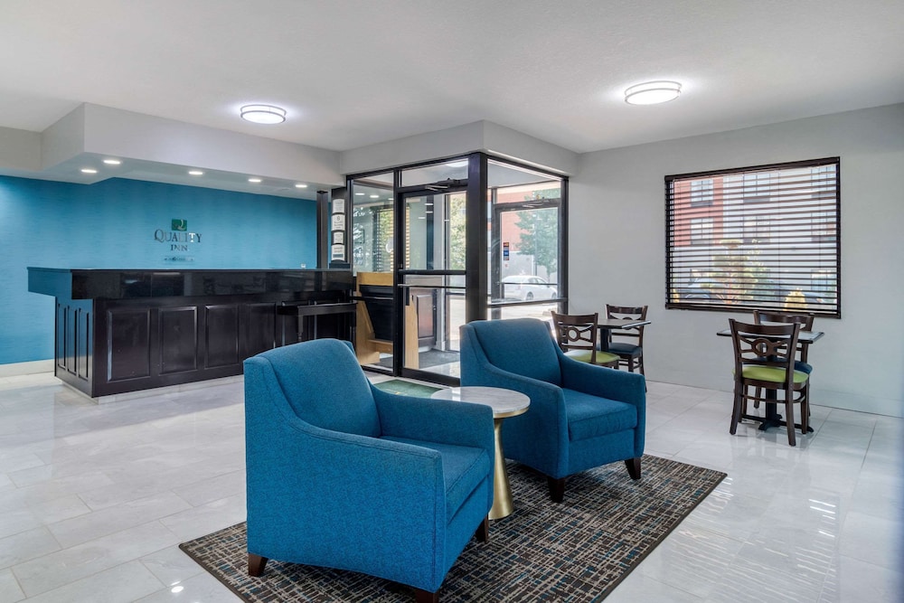 Lobby & Reception