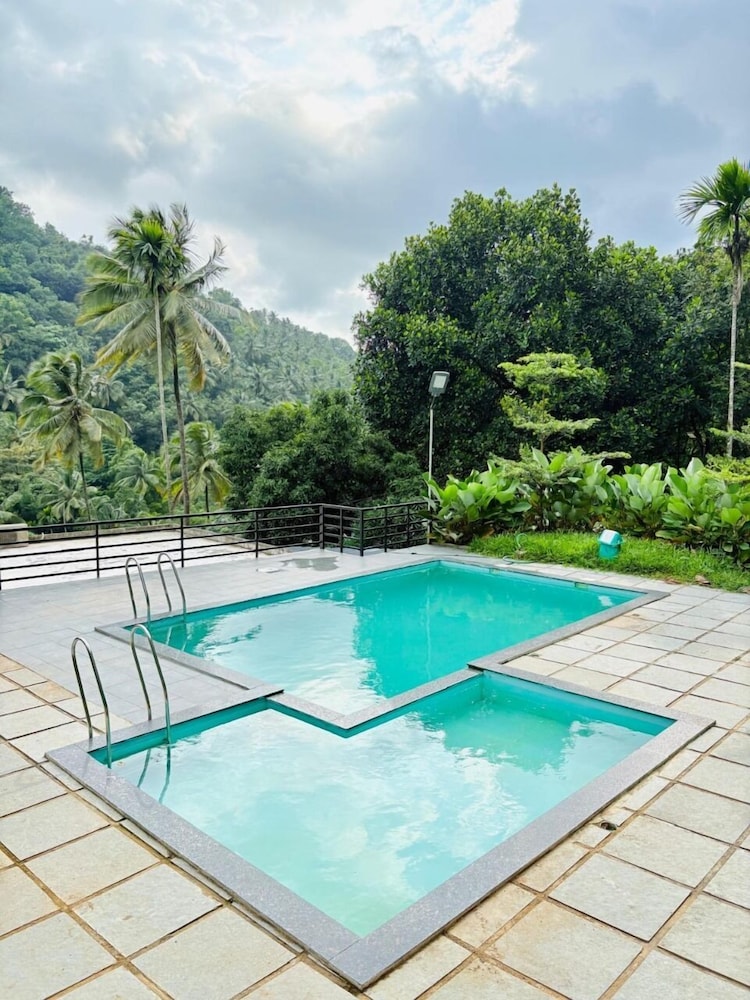 Vayalada Garden resort