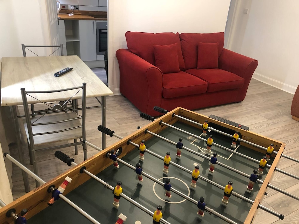 1 Bedroom Pet Friendly Apt Wd Free Wifi, Parking, Netflix & Pool Table. Sleeps 3