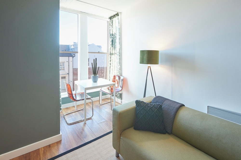 Host Stay Abbey Nest
