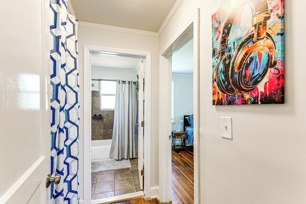 7 Mi to Dtwn: Apt w/ Spacious Yard in Nashville