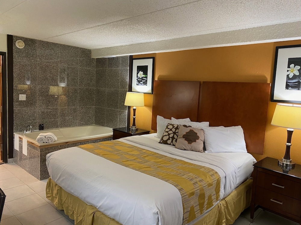 Marvin's Garden Inn - Property Image 1