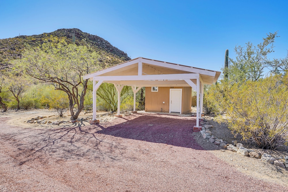 1 Mi to Saguaro NP: Charming Tucson Casita
