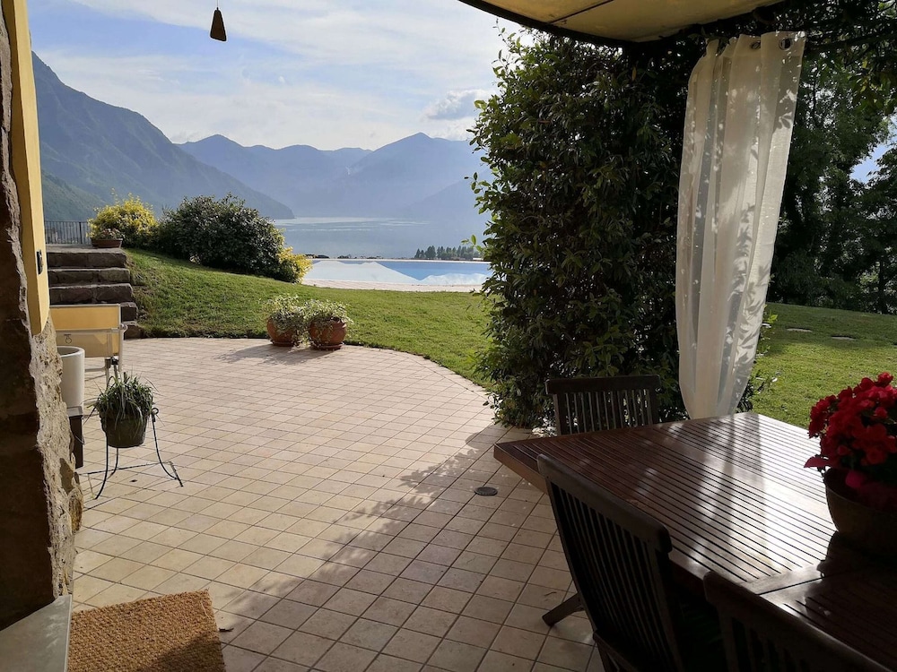 Flat in Villa, With Garden, Barbecue view 4