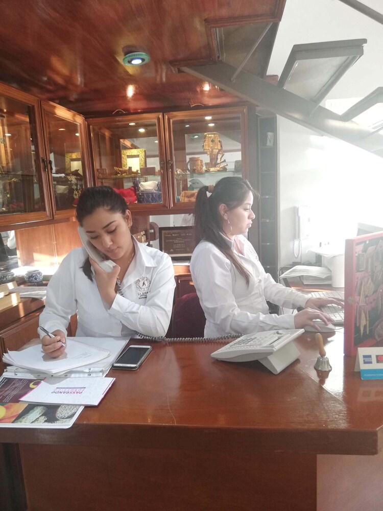 La Aurora Hotel like Home