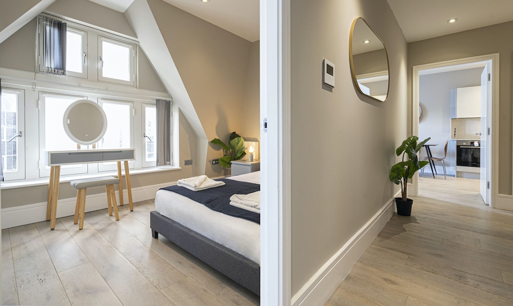 Superb Apartments opp Edgware Rd Station