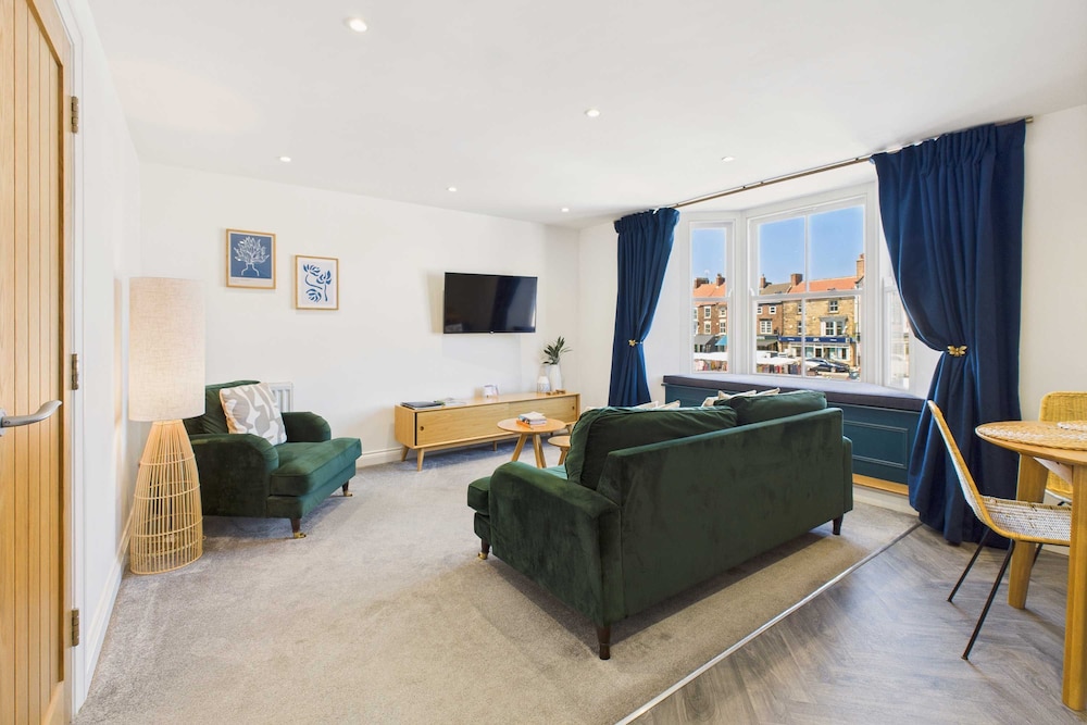 Host Stay Cringle Cottage