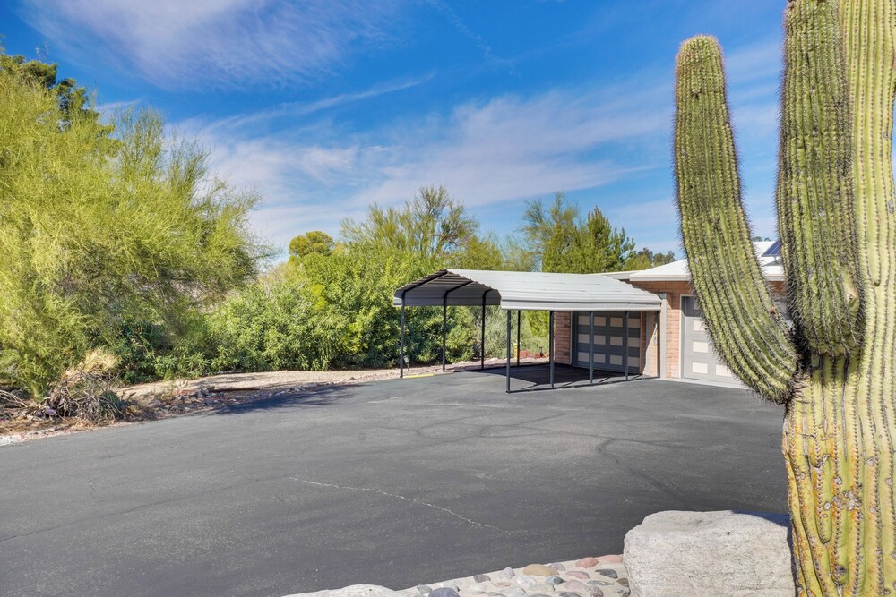 Walkable Studio w/ Patio in Tucson!