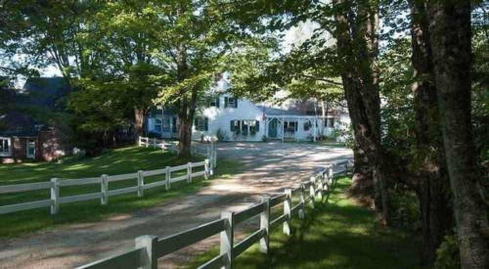 New Hampshire Mountain Inn