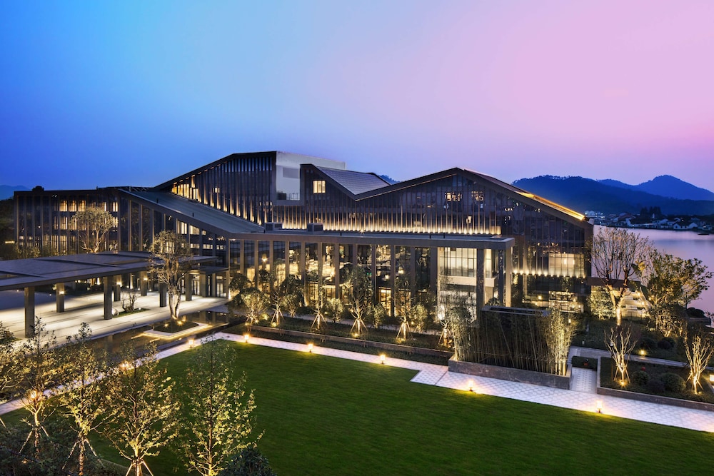 Hilton Ningbo Dongqian Lake