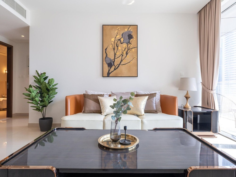 Luxurious & Stylish Apartments Across Dubai Mall - Burj Khalifa - City Views