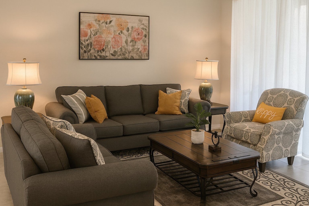 3bd/3.5ba Retreat With Private Pool Solara Resort
