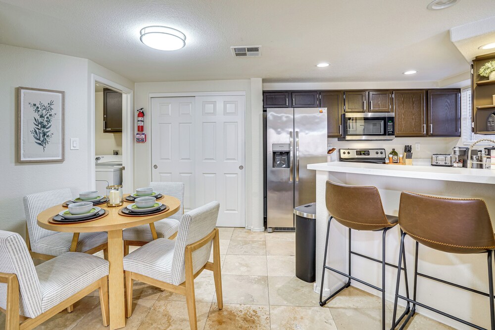 Family-friendly Condo w/ Pool Access in Phoenix!
