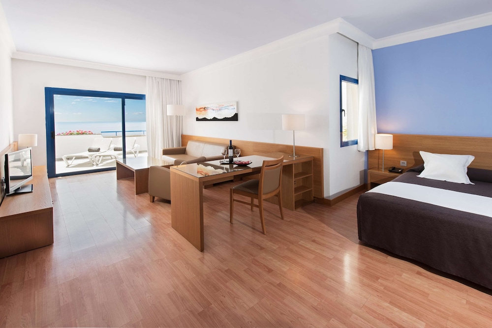 TUI BLUE Suite Princess - Adults Only