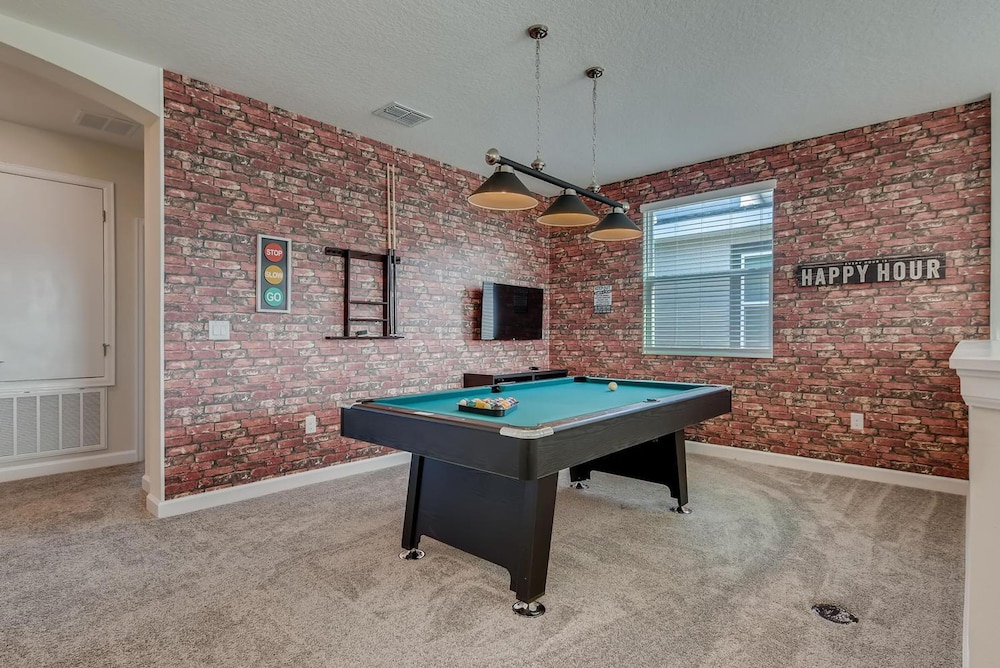 8992 CC - Exquisite 5 Bed Single Family - Image 5