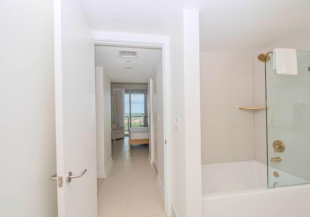 Luxury Ocean Views Apt 1208