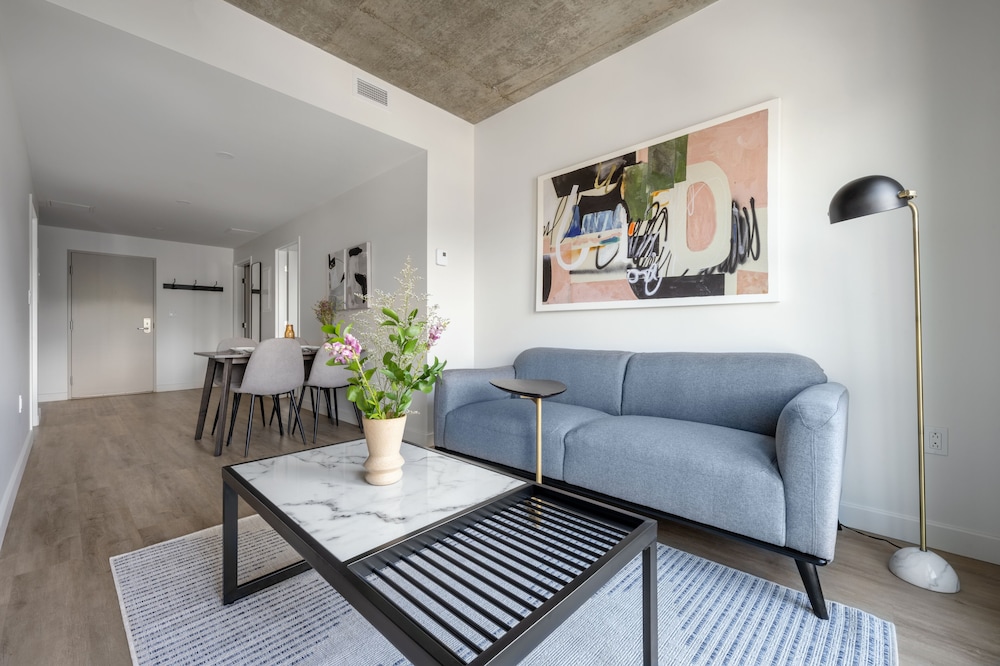 Elegant Studios and Apartments Montreal