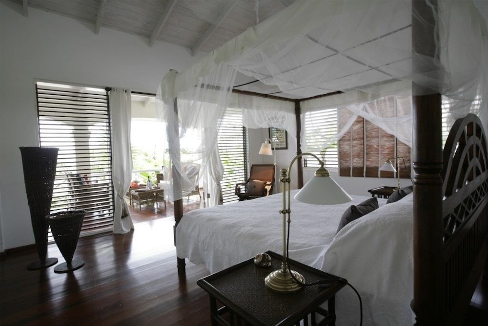 Villa Kessi - Beautiful Caribbean Style Family Villa 3 Bedroom Villa by RedAwning view 3
