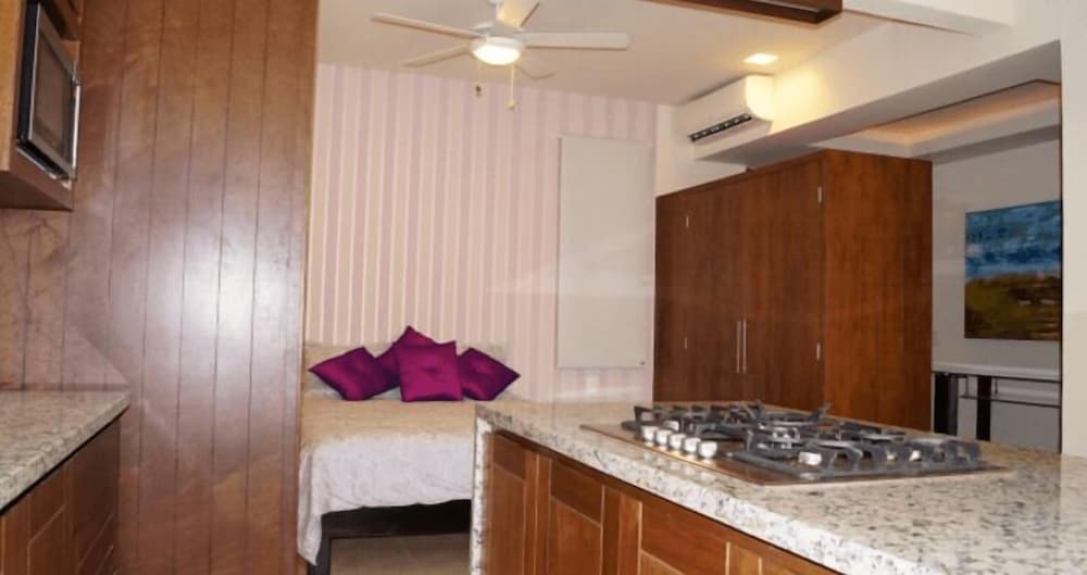 ROMANTIC ZONE V177 STUDIO