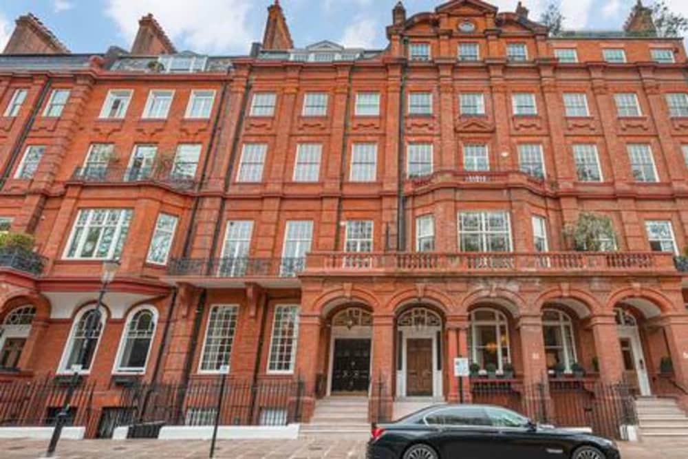 3-bdr Magnificent Harrods Knightsbridge Apartment