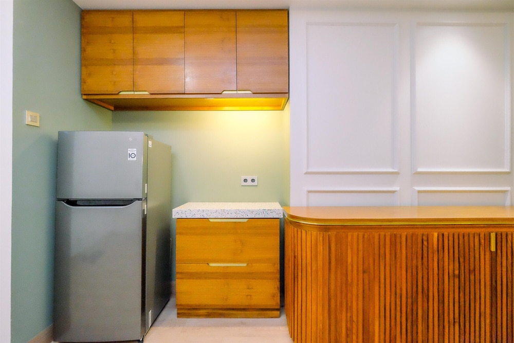 Modern Look 2BR at Sentul Tower Apartment