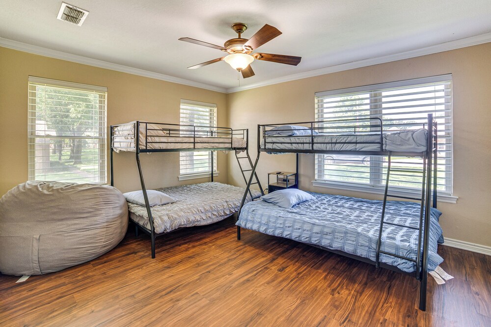 Waterfront Retreat w/ Dock on Cedar Creek Lake!