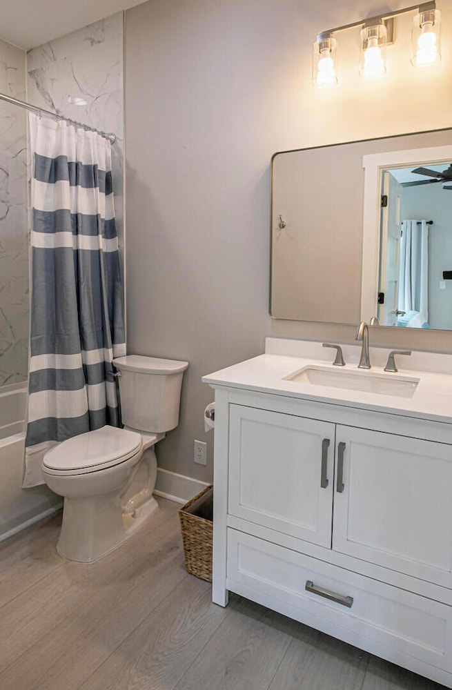 Experience Modern Coastal Living in This Beautifully Designed 4-bed, 4-bath Home