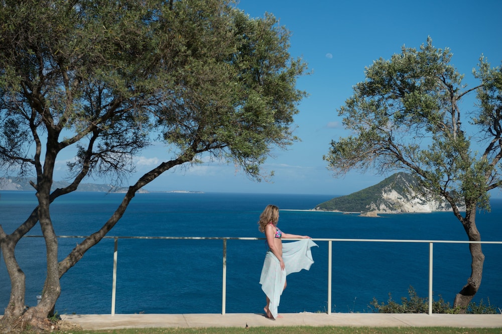 Artina Luxury Villa