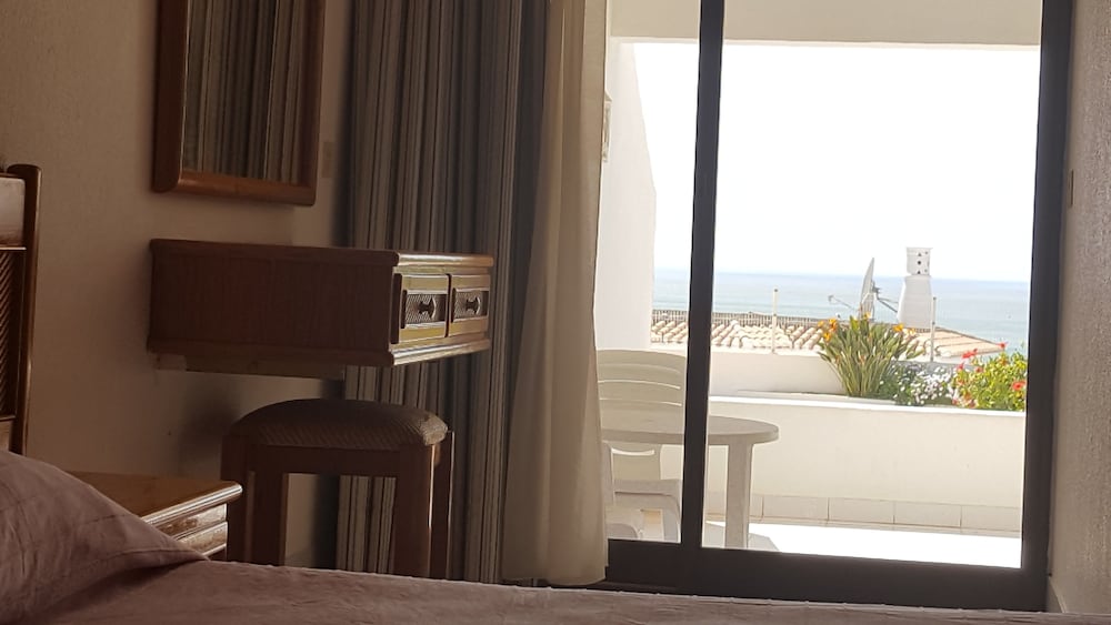 Albufeira Sea View Terrace by Rentals in Algarve (21)