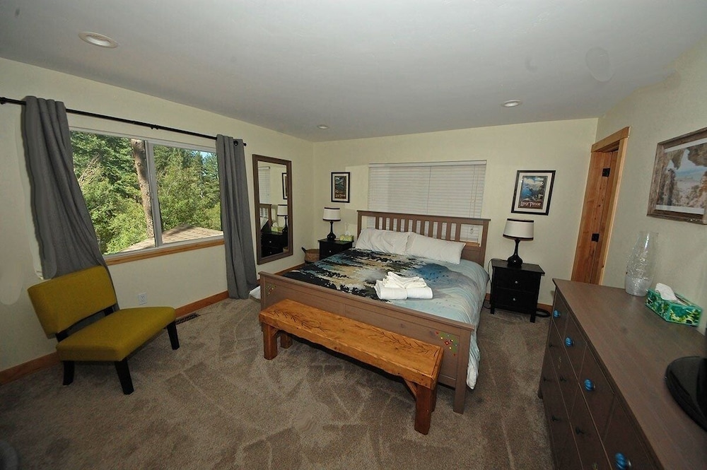 3826 Regina 4 Bedroom Home