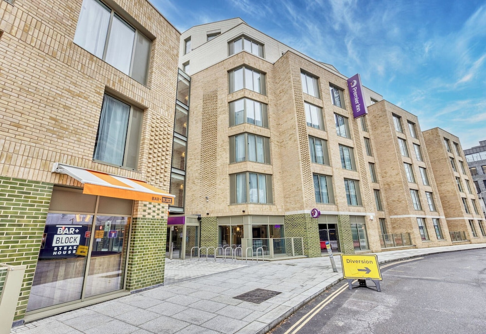 Premier Inn London Southwark - Southwark Station