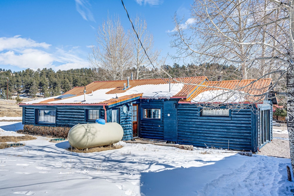 Pet-friendly Guffey Vacation Rental w/ Deck! view 3