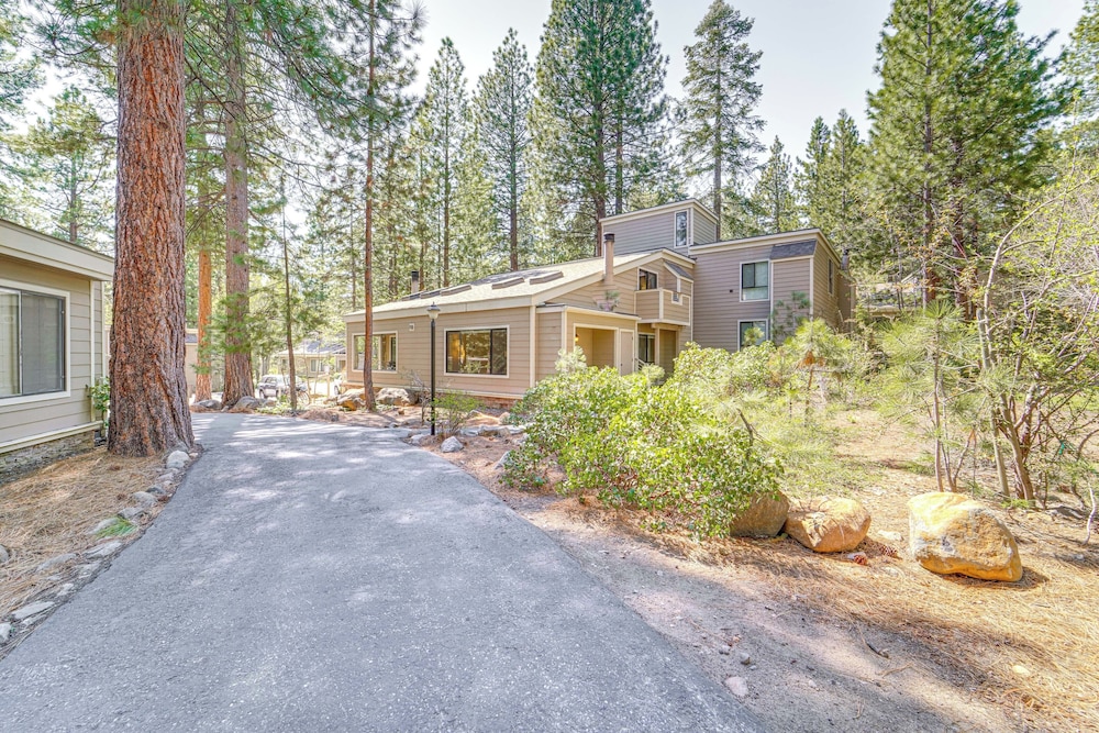 2 Mi to Beach: Inviting Incline Village Escape view 4