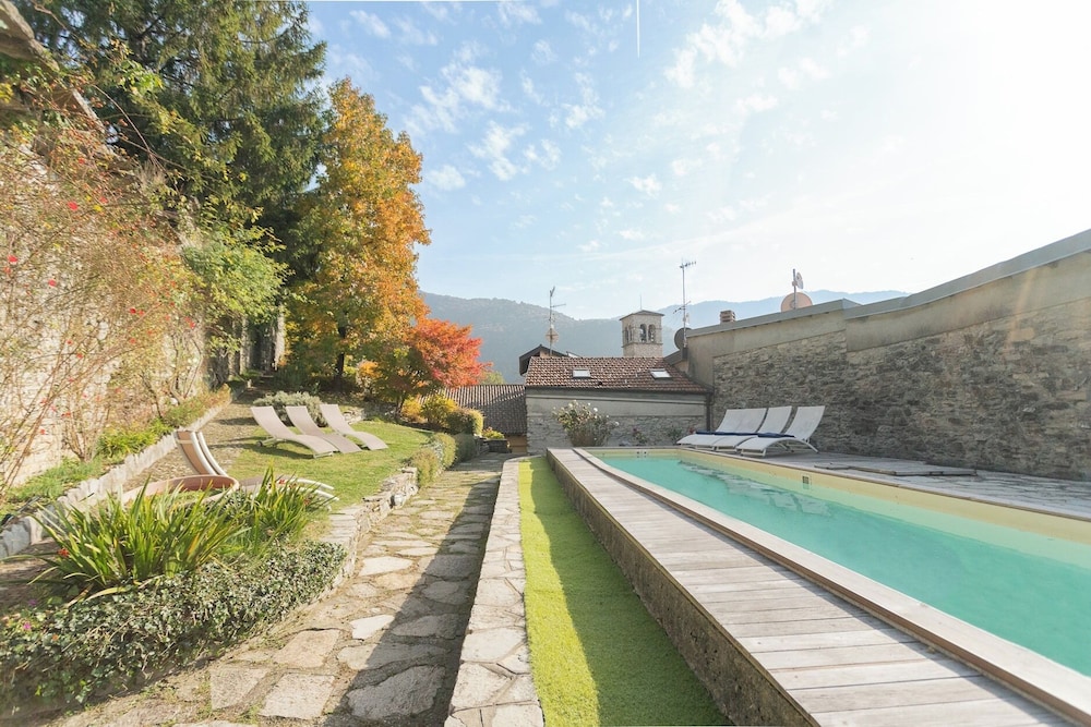 Villa Torre di Palanzo With Magnificent View by Rent all Como