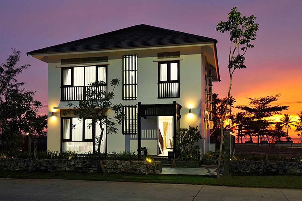 Kosmos Phu Quoc Villa