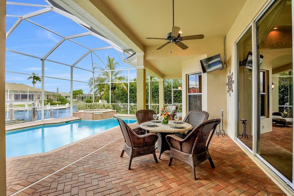 SMARCO1255 3 Bedroom Holiday Home by Marco Naples Vacation Homes