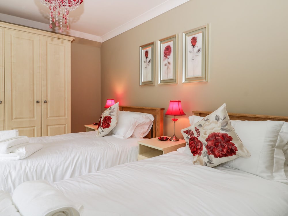 Raincliffe Manor