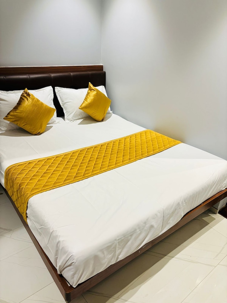 Powai Inn