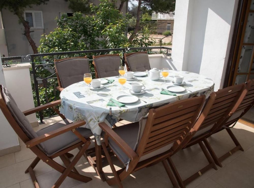 Spacious and Tranquil Apartments With Shared Pool