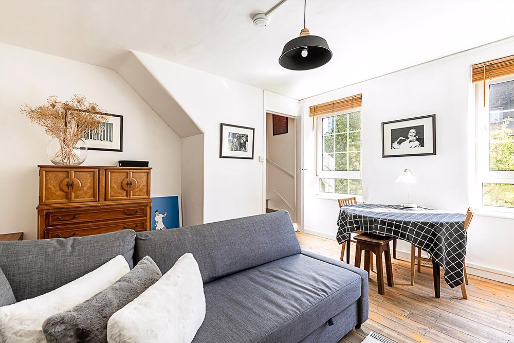 Sich - Warm & Inviting Flat by Liverpool Street